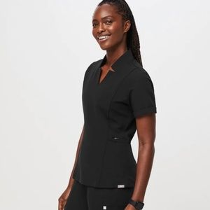 Women’s FIGS Inala Slim Scrub Top Black Size Medium
